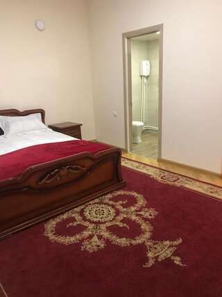 Отели типа «постель и завтрак» VVS PLACE Ереван Двухместный номер Делюкс с 1 кроватью (для 2 взрослых и 1 ребенка)-13